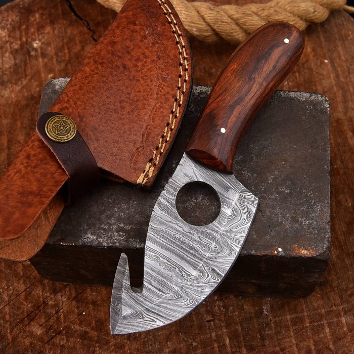 Damascus Steel Skinning knife Brown Wood