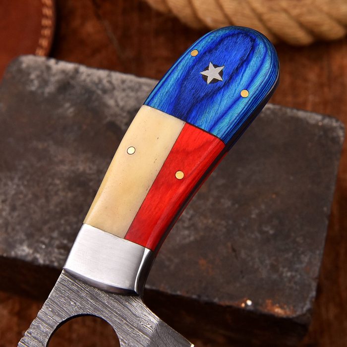 Damascus Steel Skinning knife Flag Wood