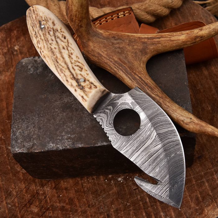 Damascus Steel Skinning knife Horn Wood