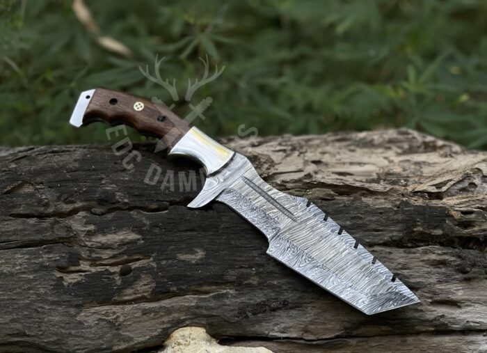 Damascus Steel Blade Bluster Hunting Knife Rose Wood Handle